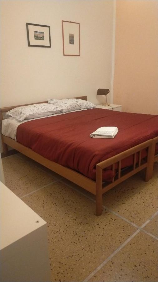 B & B Via Borgo Di San Pietro Bologna Buitenkant foto